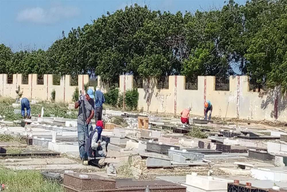 Servicios Públicos desplegado en el cementerio Virgen de Coromoto